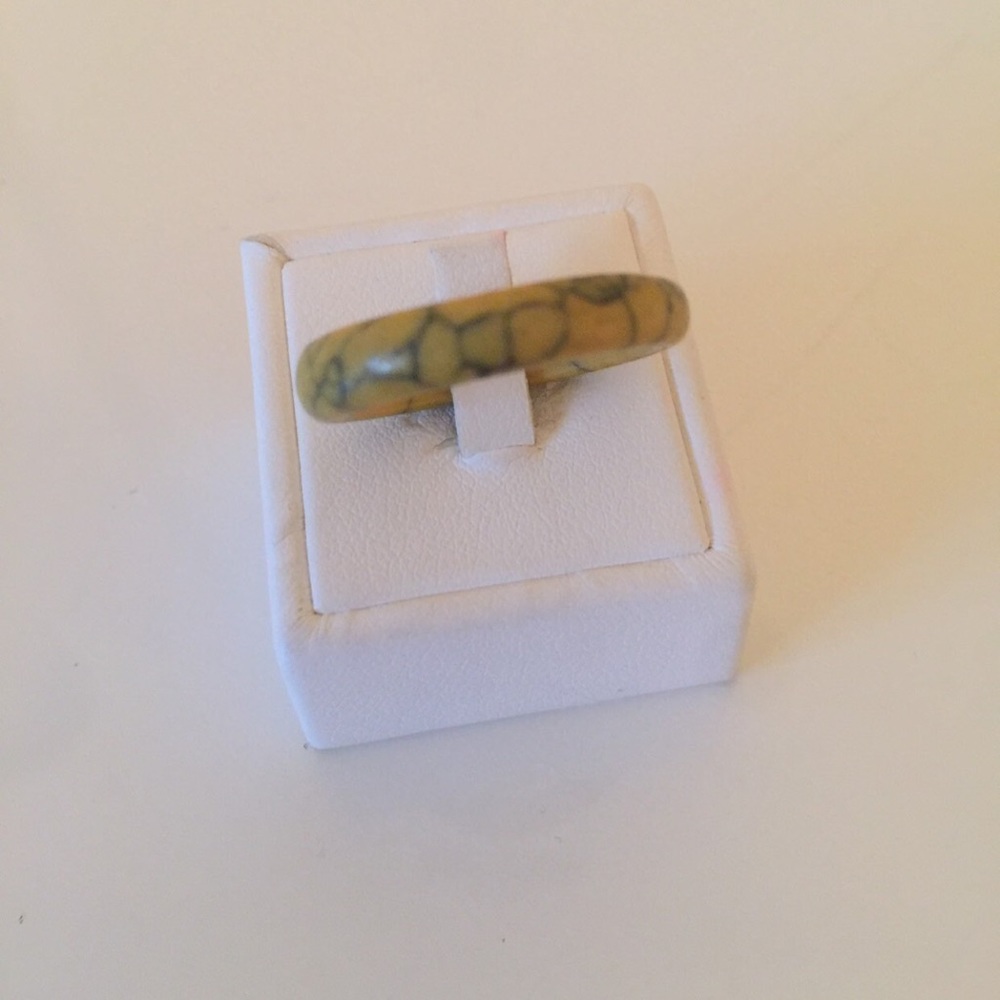 Yellow ring (New) - Picture 3 of 3